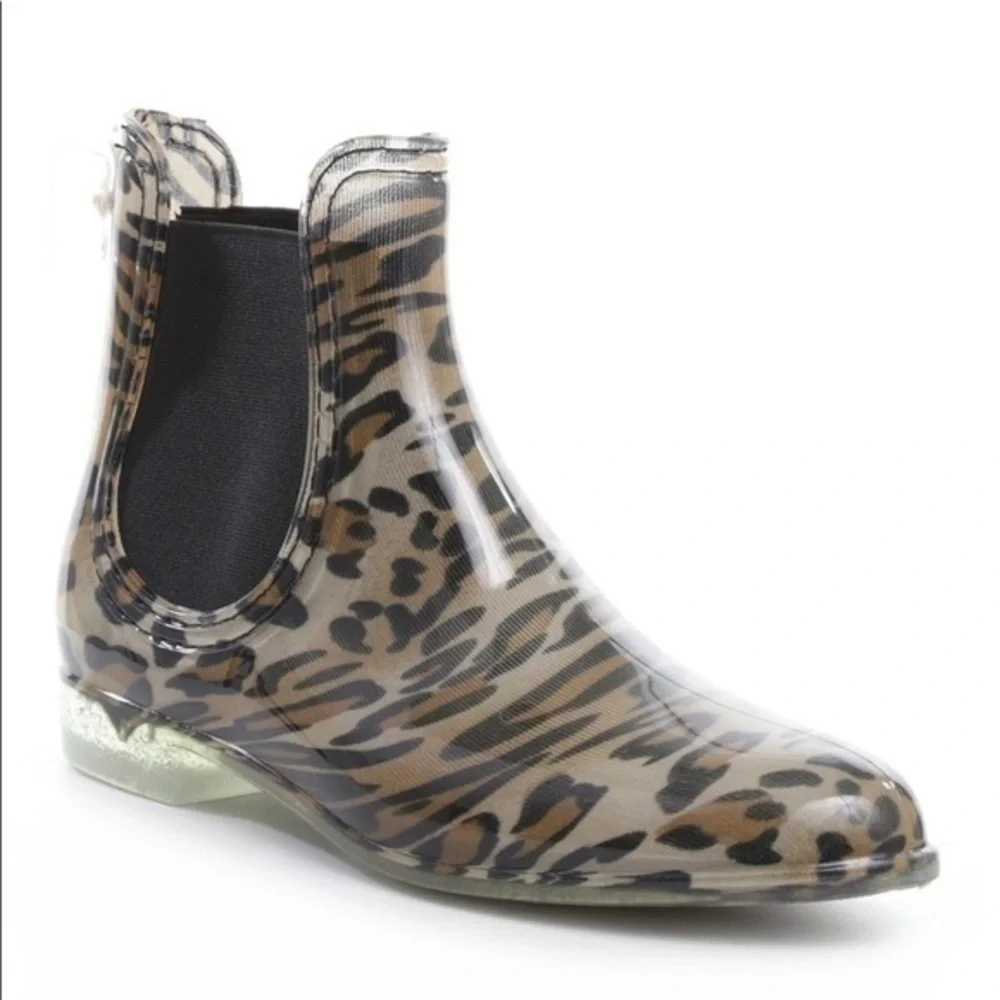 CATHERINE MALANDRINO Leopard bow rain boots